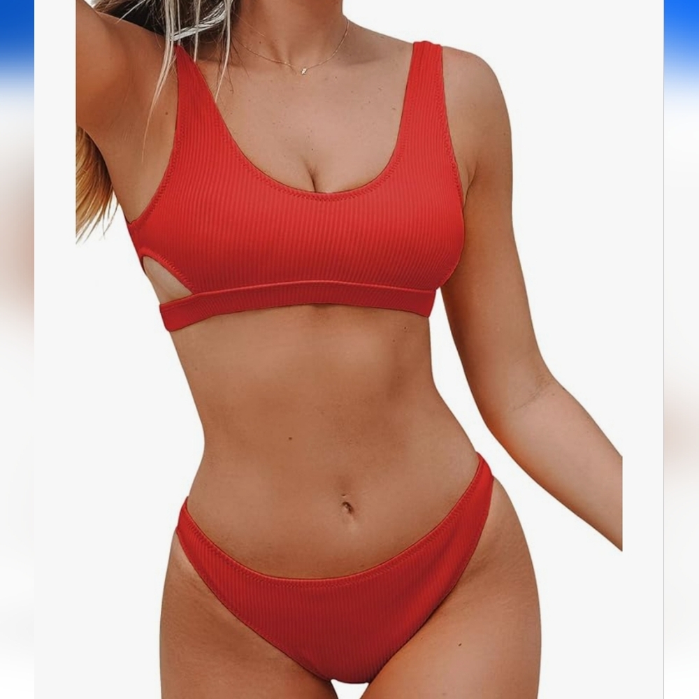 Cupshe Ribbed Bikini with side cutouts - Bright Red